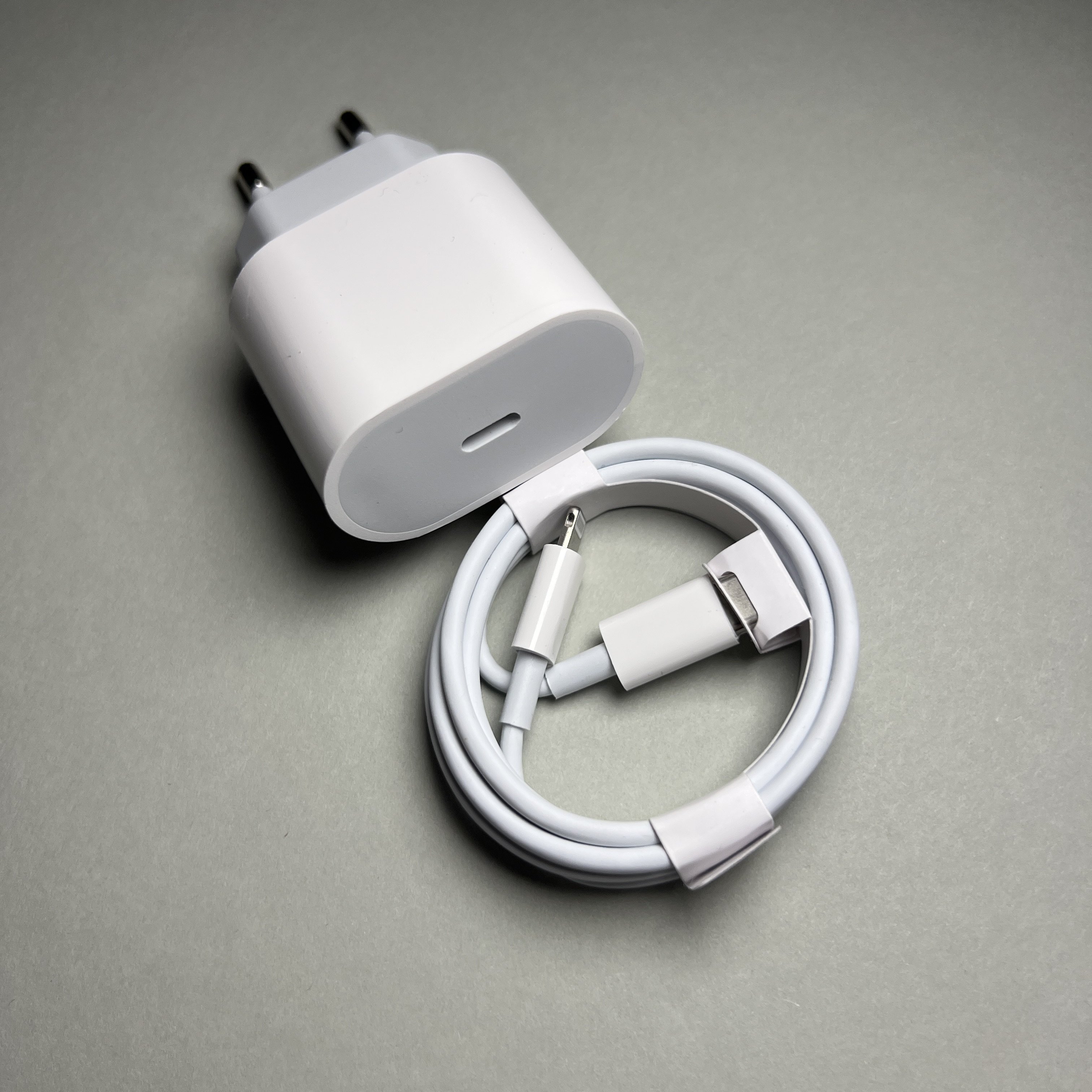 Мережевий зарядний пристрій A2347 iPhone 14 Pro Max USB-C Type-C to Lightning copy-original original bo 20 W Білий